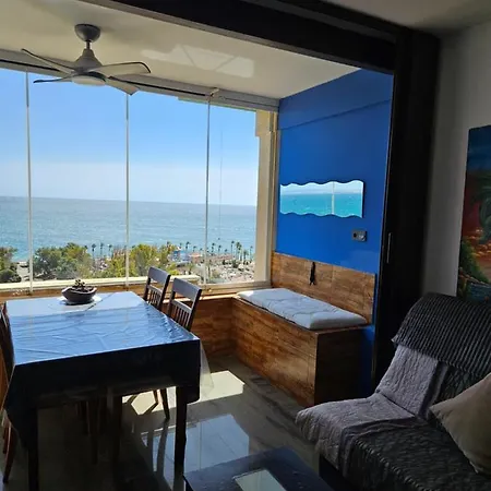 Mirando Al Mar